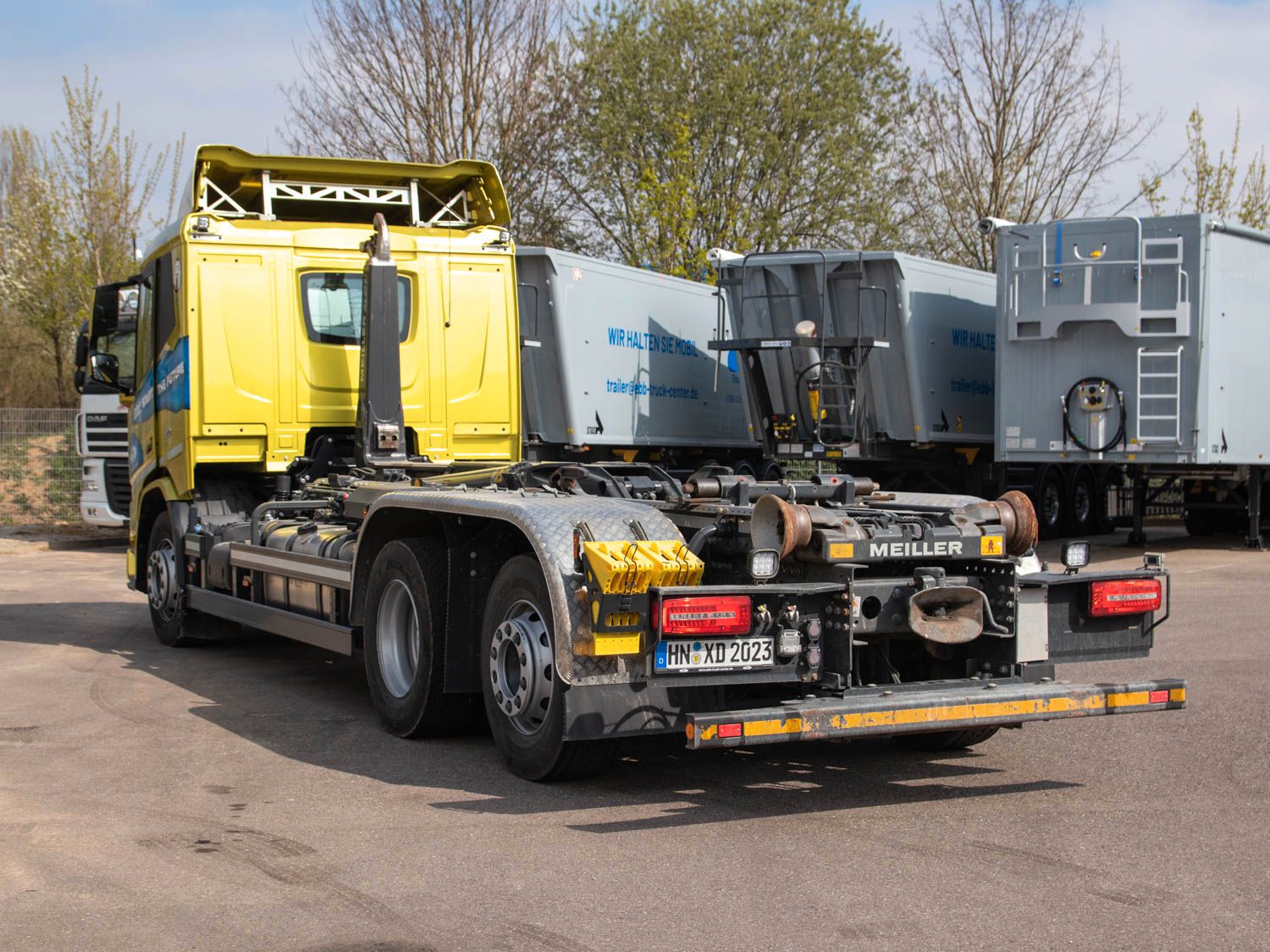 Fahrzeugabbildung DAF FAN XD 450 SL Meiller Abrollkipper