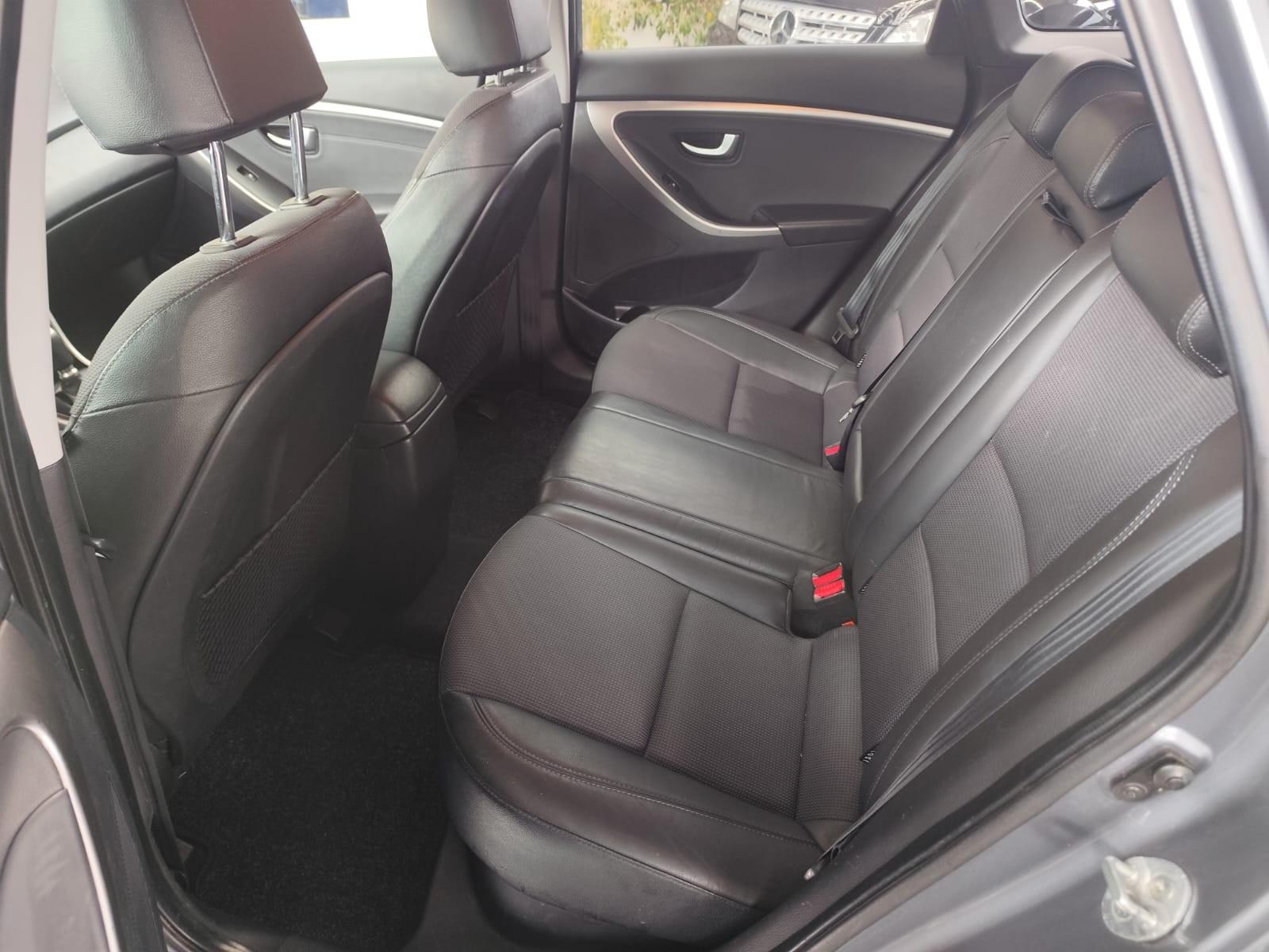 Hyundai i30 2012 — photo 18