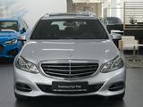 Mercedes-Benz E 220 Elegance /LED/COMAND/KAMERA/S-DACH/U-FREI! - Mercedes-Benz E-Klasse: Elegance
