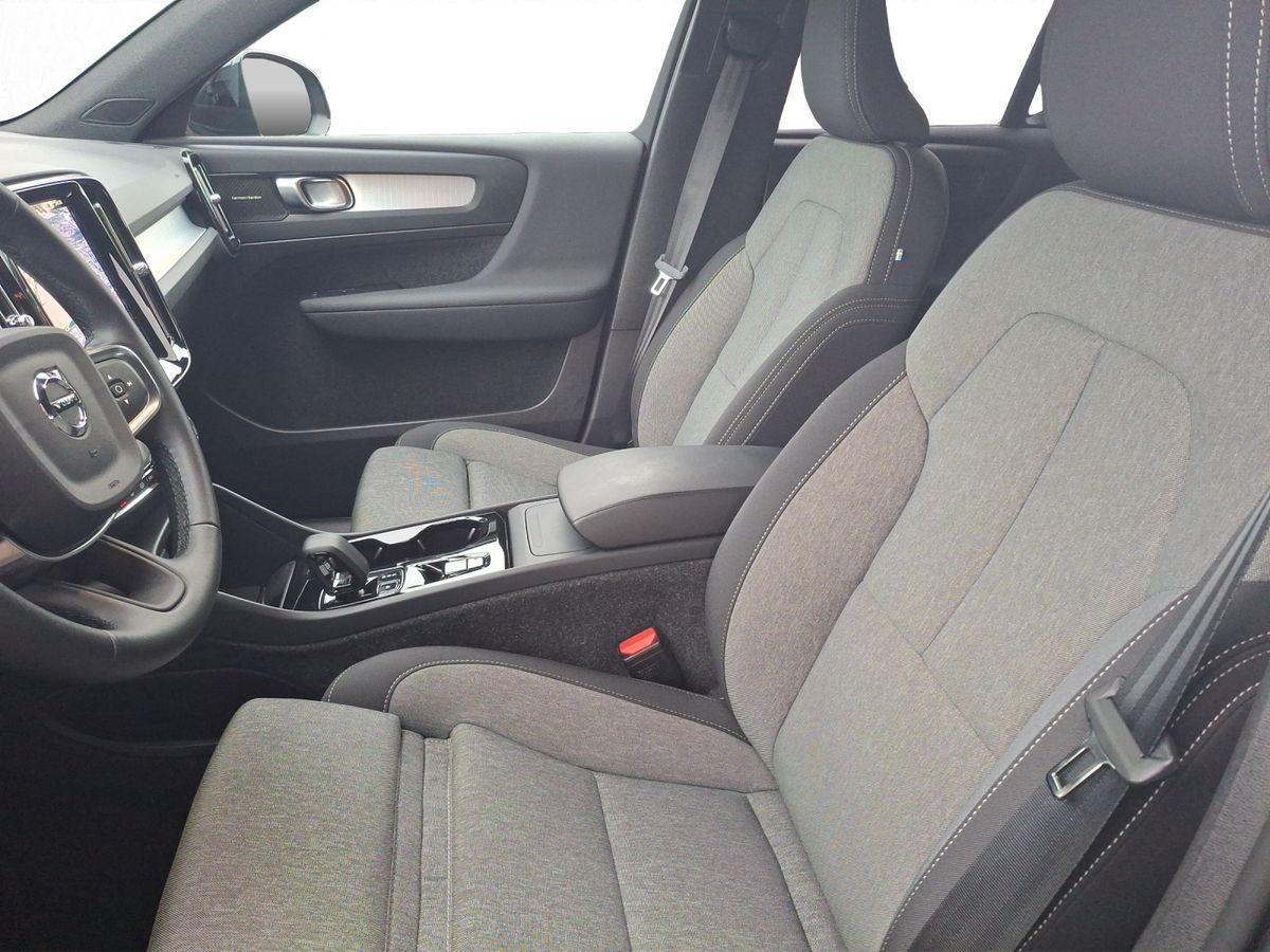 Volvo XC40 B3 Plus Black Edition AHK H/K 360° LED 20"