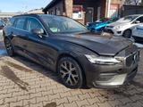 Volvo V60 Kombi 2,0 B3 Geartronic Core - Volvo V60 Unfallwagen