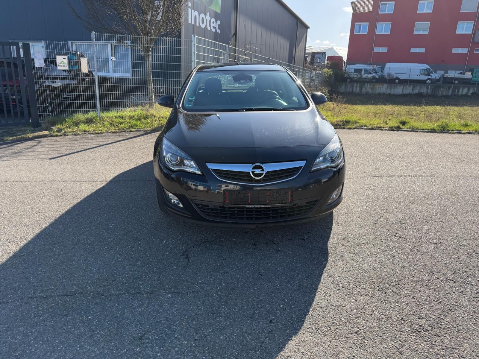 Opel Astra J Lim. 5-trg. Innovation Tüv07/2027
