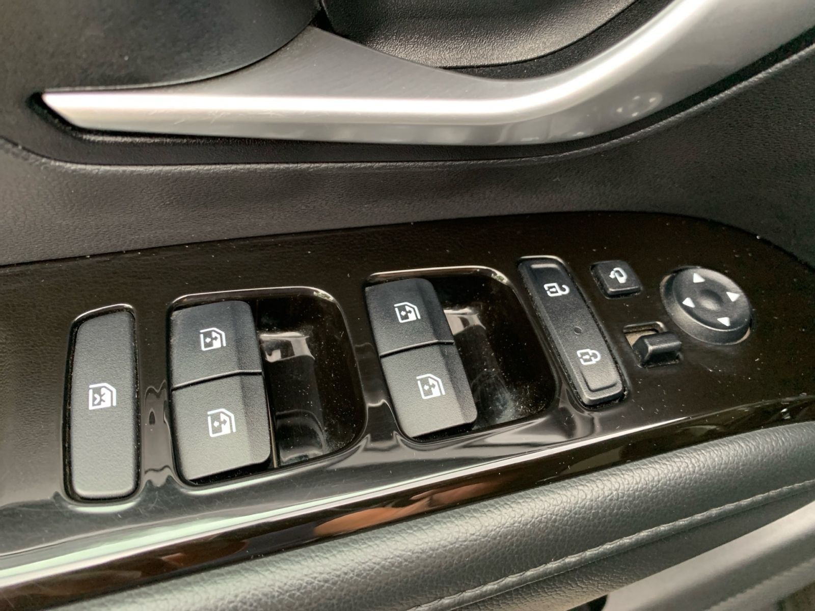 Fahrzeugabbildung Hyundai TUCSON 1.6 T-GDI Select Mild-Hybrid Allwetter
