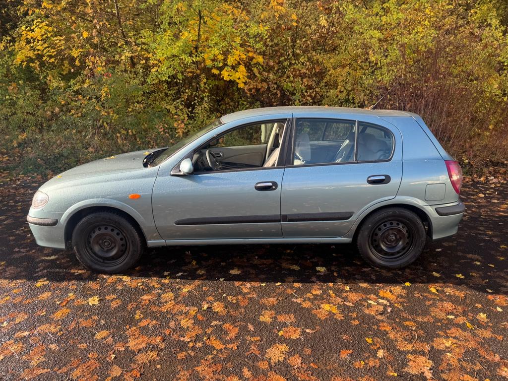 Nissan Almera