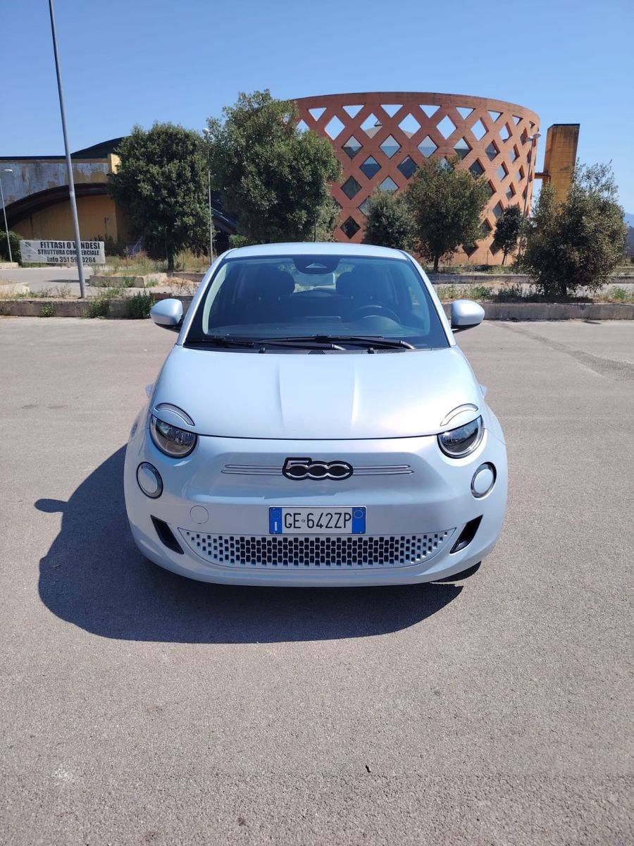 Fiat 500 500e Berlina 42 kWh Passion