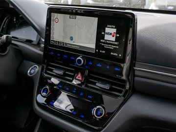 Hyundai Ioniq Premium Hybrid Stauassistent Leder Kamera