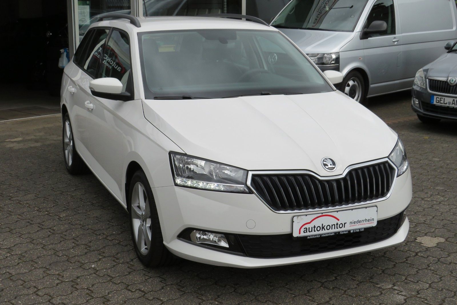 Fahrzeugabbildung SKODA Fabia Combi KLIMA SITZHEIZUNG PDC ALU 1.HAND