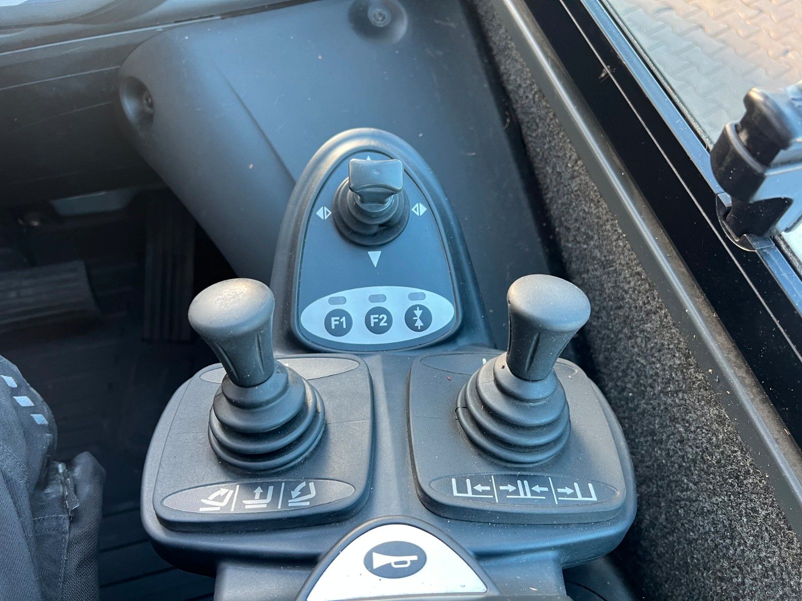 Fahrzeugabbildung Still RX70-80 / Duplex: 4.70m! / Zinkenversteller / SS