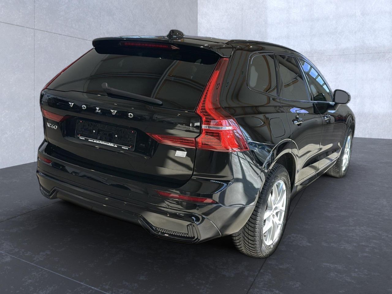 Volvo XC 60 R Design Recharge Plug-In Hybrid AWD Navi foto 4