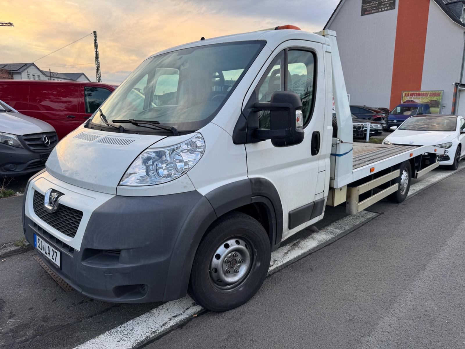 Peugeot Boxer Abschleppwagen