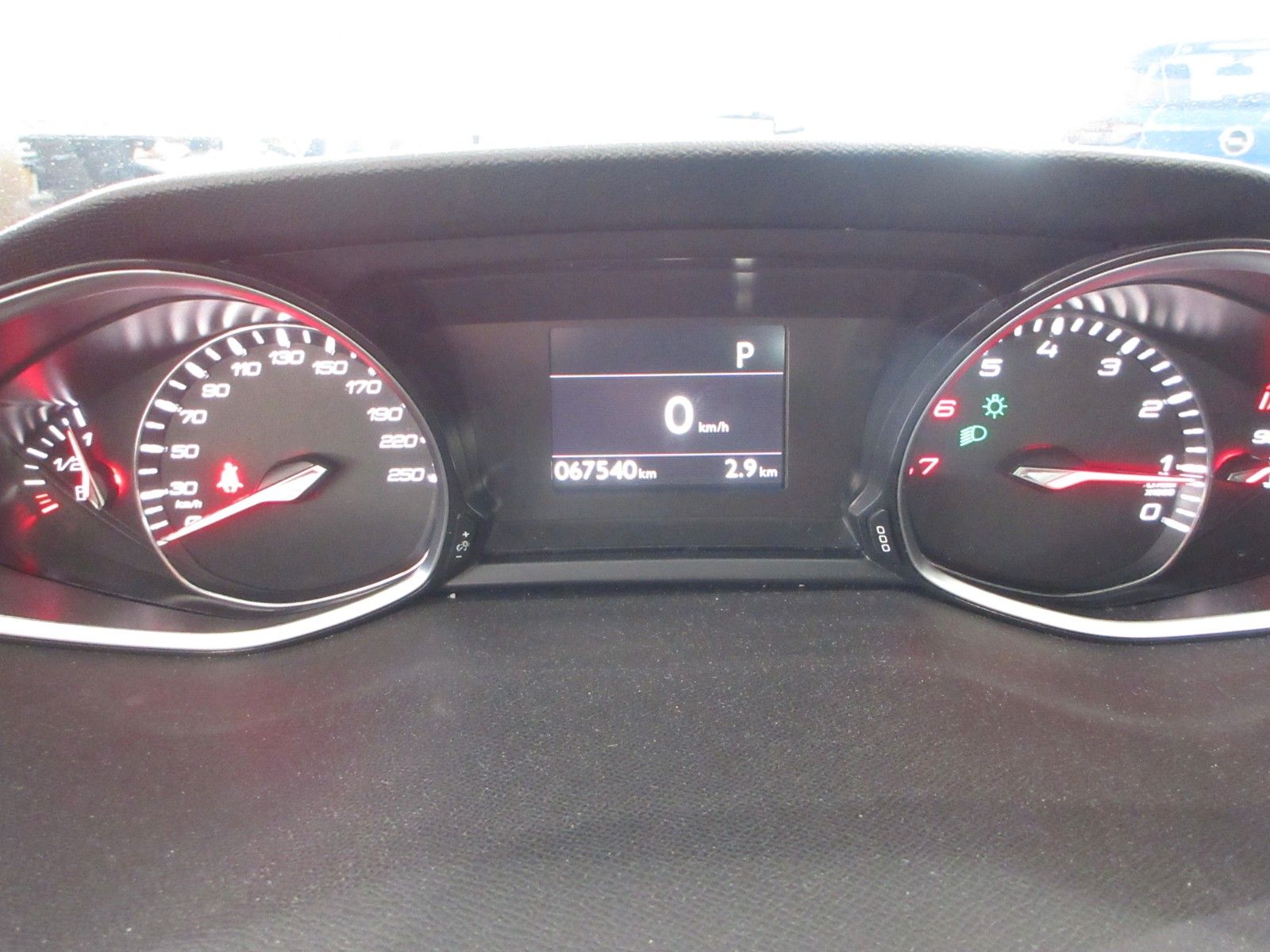 Fahrzeugabbildung Peugeot 308 Active Pack 1.2T LED/NAVI/PDC/TEMPOMAT