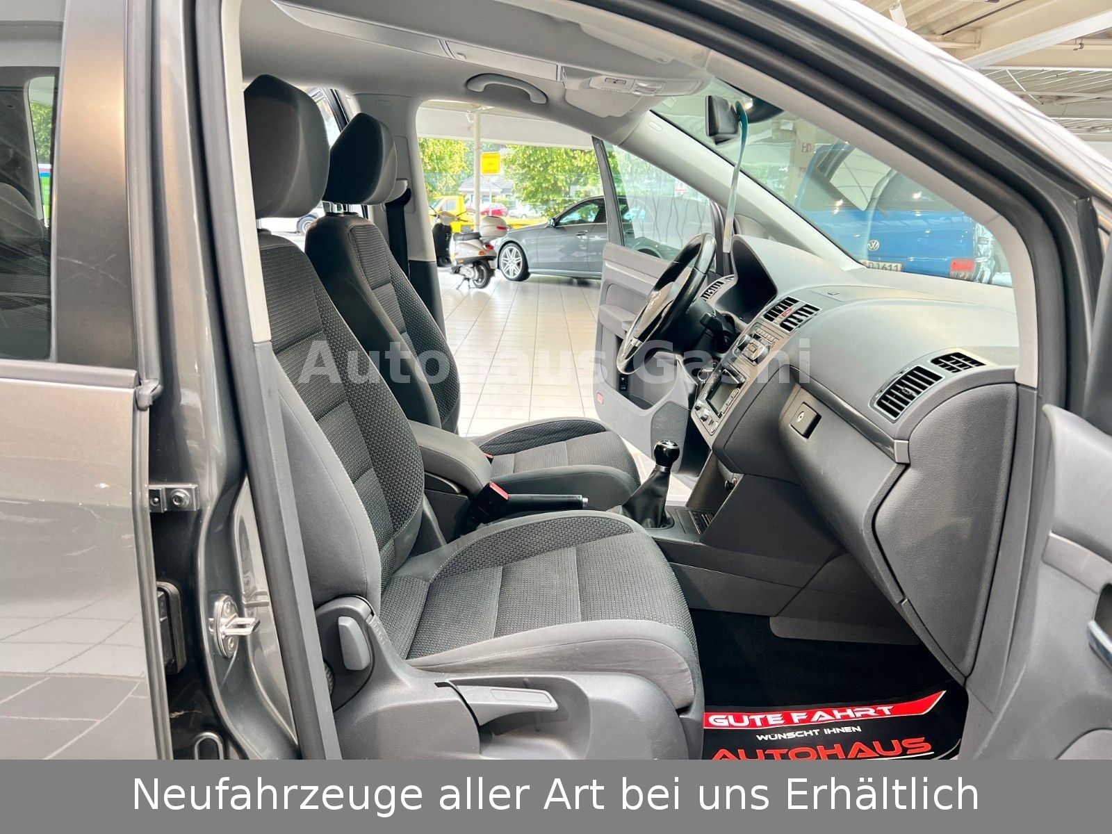 Fahrzeugabbildung Volkswagen Touran Comfortline*2.Hd*Navi*Tempo*7.Sitzer*AHK*