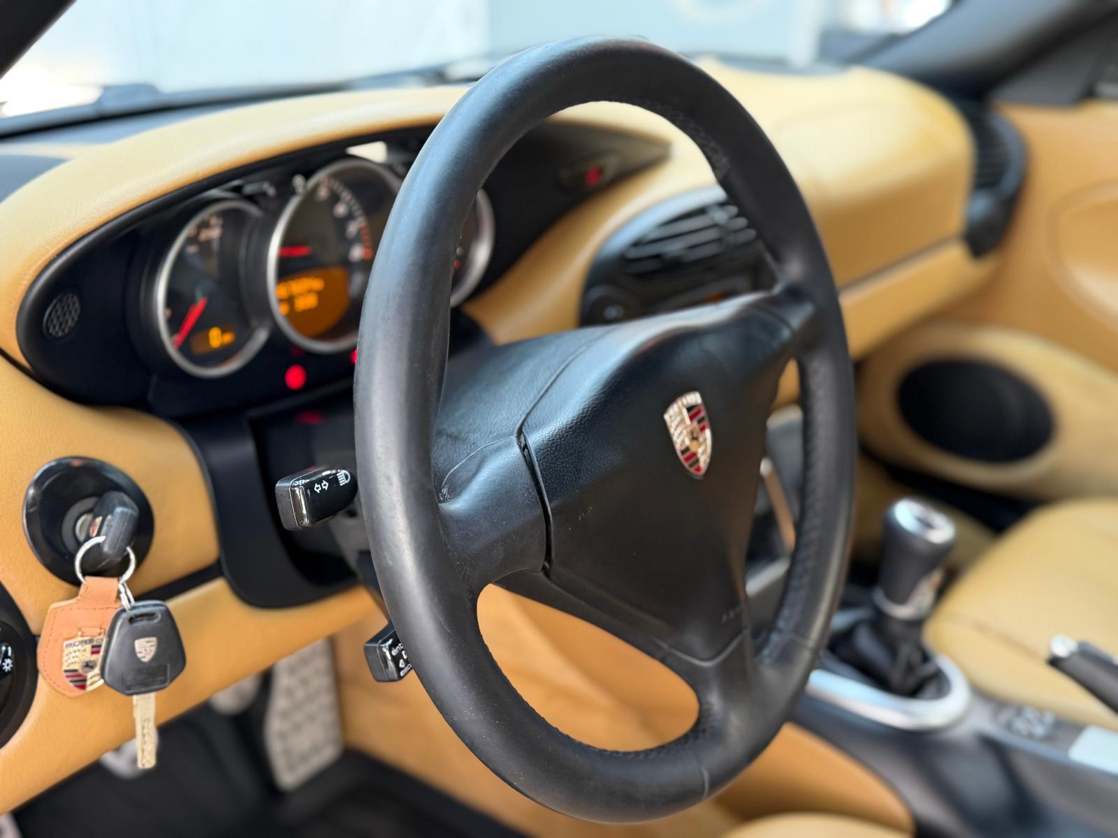Porsche Boxster 986 2.7 | 220 ch | BVM | Cuir partiel beige | GPS | Régulateur de vitesse | Suspension sport