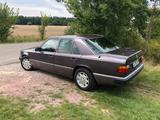 Mercedes-Benz 230 E Automatik Klima - Mercedes-Benz E 230 mit Benzin-Antrieb
