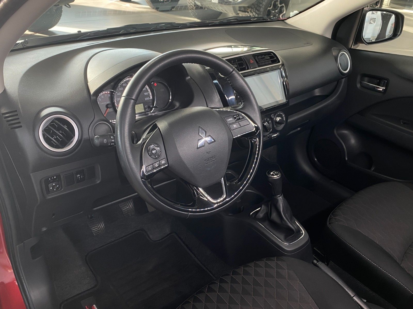 Fahrzeugabbildung Mitsubishi Space Star 1,2 Select Plus + Kamera Tempomat Top