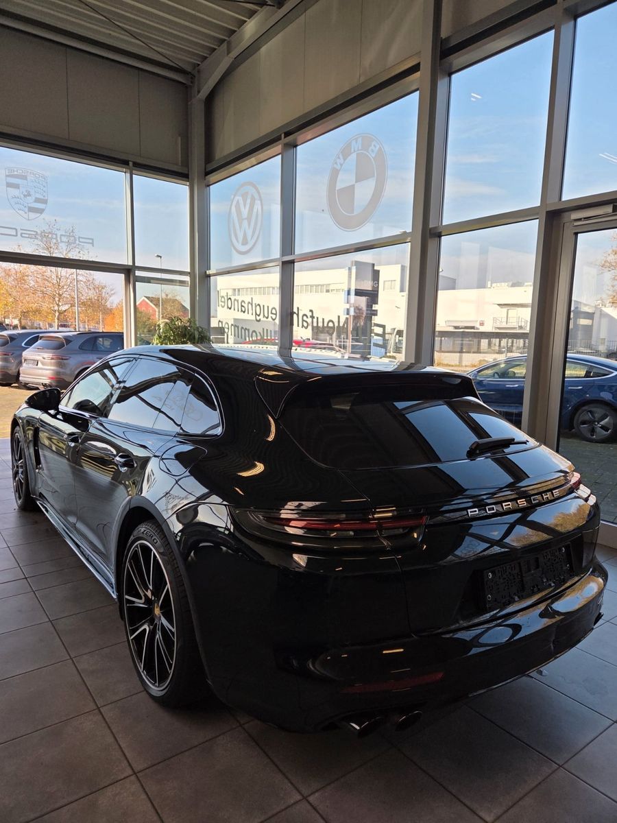 Fahrzeugabbildung Porsche Panamera Sport Turismo 4 E-Hybrid Platinum Editi