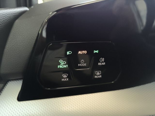 Fahrzeugabbildung Volkswagen Golf Variant 2.0 TDI DSG Goal AHK GJR NAVI AREA-