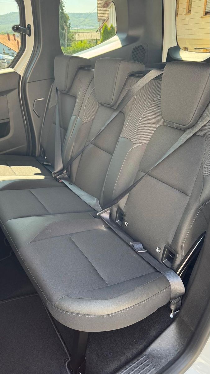 Fahrzeugabbildung Renault Kangoo III Equilibre TCe 100