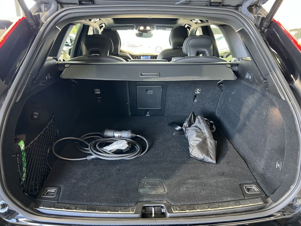 Volvo XC60 T6 Plus Black Edition Recharge AWD AHK 360°