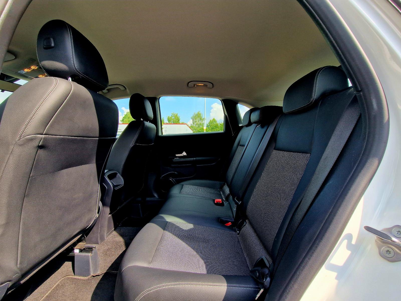 Mercedes-Benz B 180 (Automatik, Teilleder, Navi)