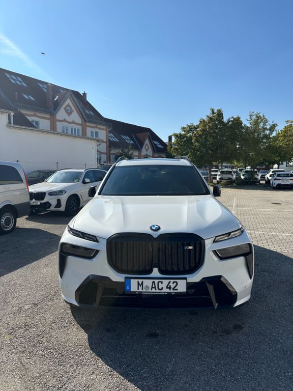 BMW X7 M60