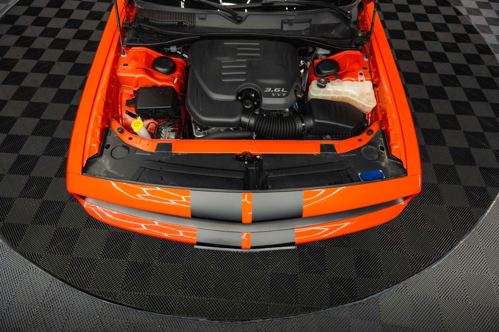 Fahrzeugabbildung Dodge Challenger 3.6 V6 GT SRT Styling *LED*1.Hand*19%