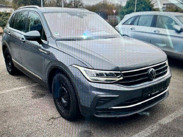 Volkswagen Tiguan Life / LED /