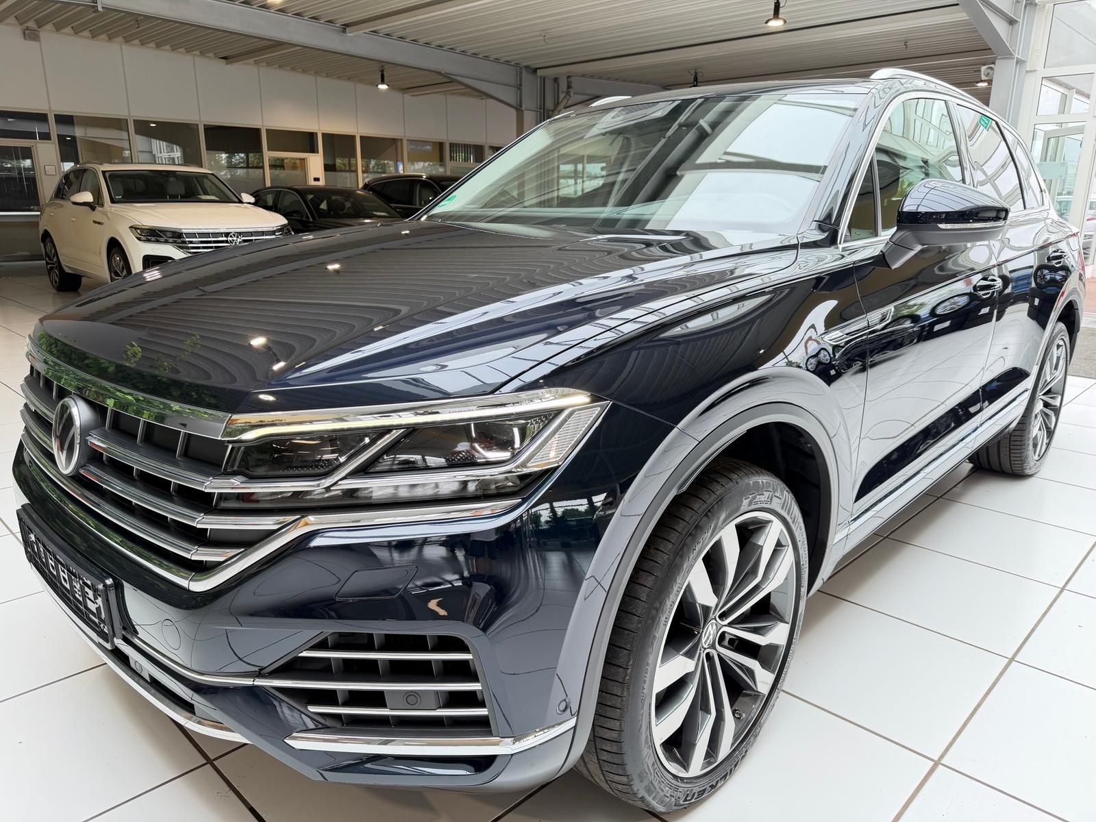 VW Touareg 3.0TSI Elegance 4M eHybrid IQ.Pano 360°