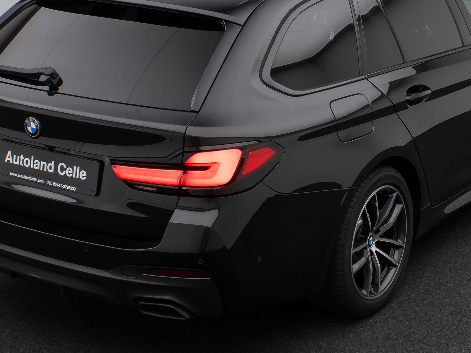 Fahrzeugabbildung BMW 530d M Sport 360° HUD DAB H/K Komfortsitze ACC