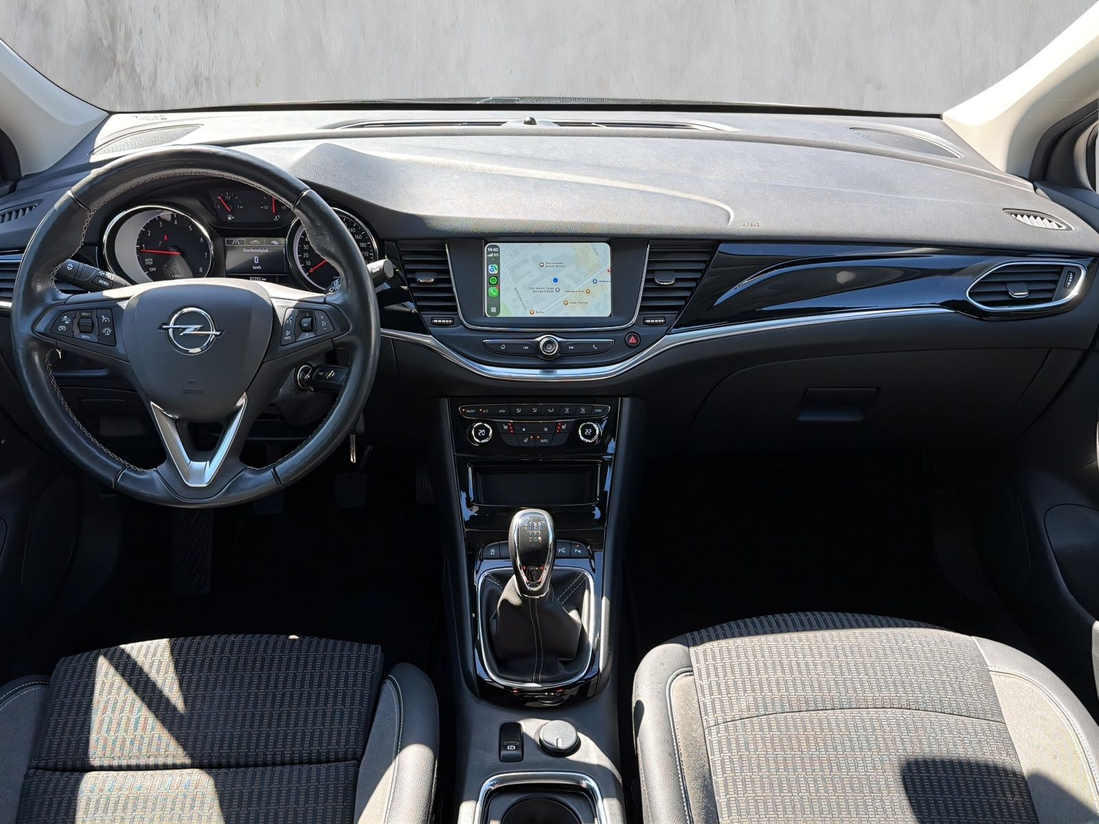 Fahrzeugabbildung Opel Astra BUSINESS PDC TEMPOMAT RFKAM WINTERREIFEN