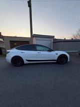 Tesla Model 3 Allradantrieb mit Dualmotor Performance - Tesla in Dresden