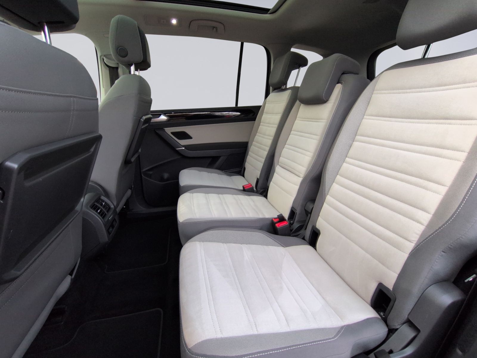 Touran 1.5 TSI DSG Highline PANO/DYNAUDIO