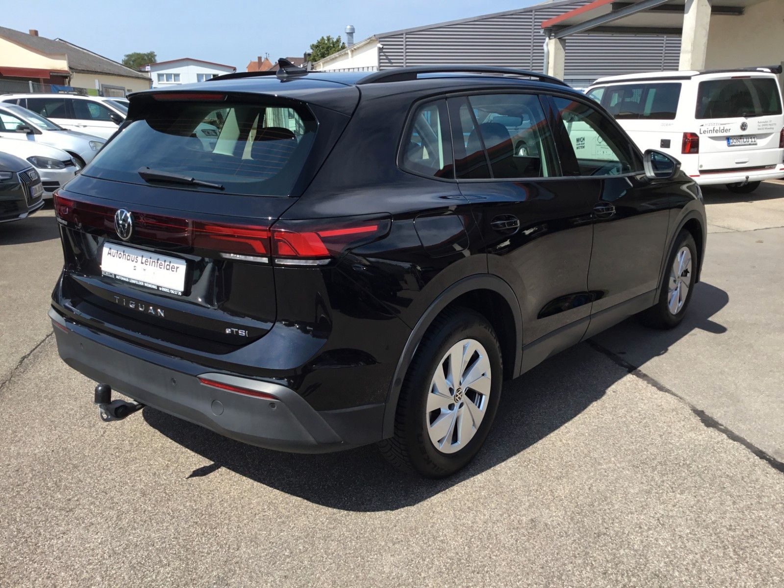 Fahrzeugabbildung Volkswagen Tiguan 1.5 eTSI DSG+AHK+LED+AppConnect+Sitzheizu