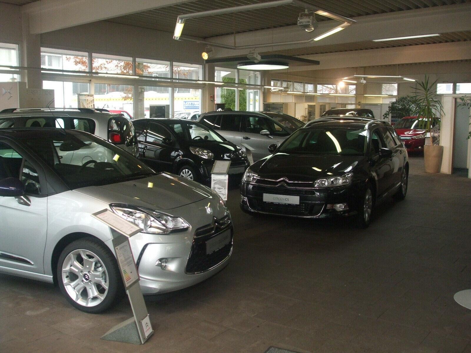 showroom-image-main