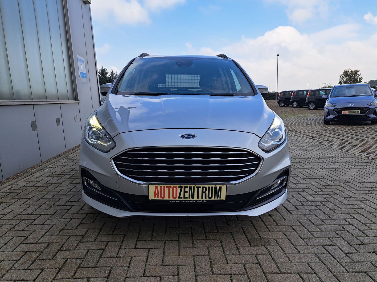 Fahrzeugabbildung Ford Galaxy 2.0 EcoBlue 7-SITZE AUTOMATIK PARK-ASSIST