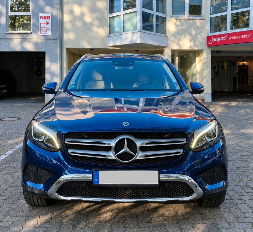 Image of Mercedes-Benz GLC 250