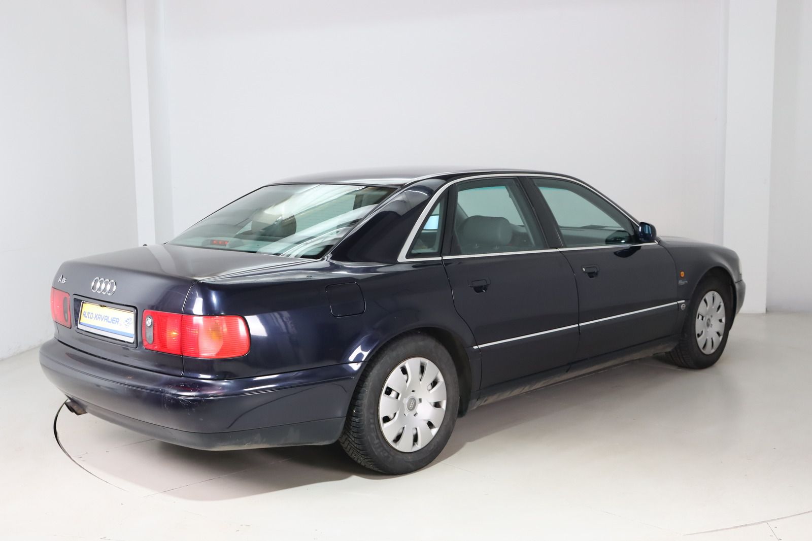Fahrzeugabbildung Audi A8 2.8 *HU/AU 12.26 * Sizhzg. * Leder  * AHK
