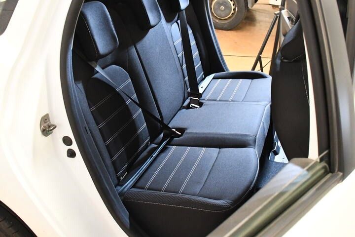 Fahrzeugabbildung Dacia Duster II Expression DIESEL NAVI ALU LED 1.HAND