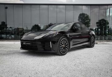 Porsche Panamera - 1