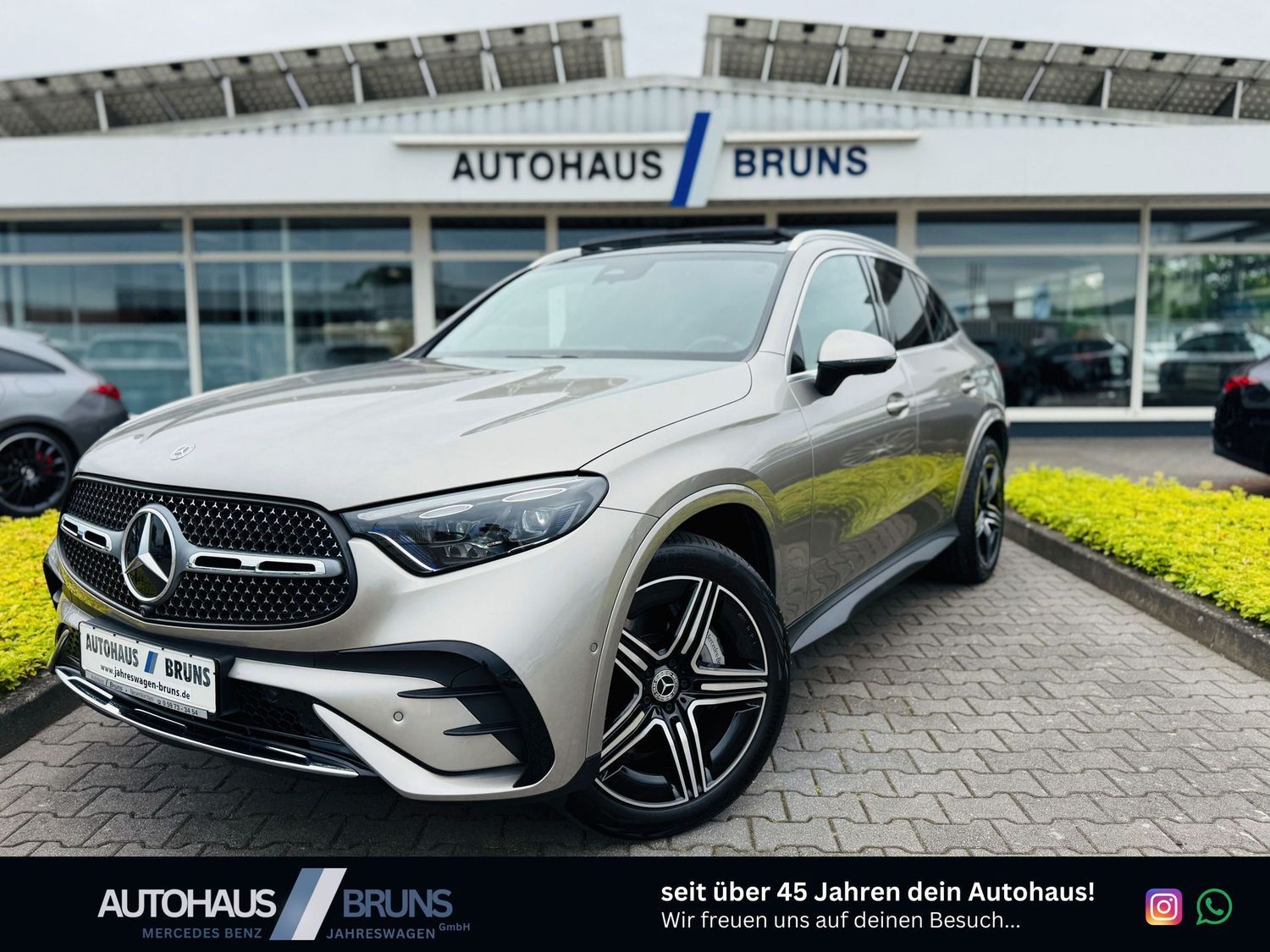 Fahrzeugabbildung Mercedes-Benz GLC 300 d 4M AMG - 360°, Panodach, Standh, Digit