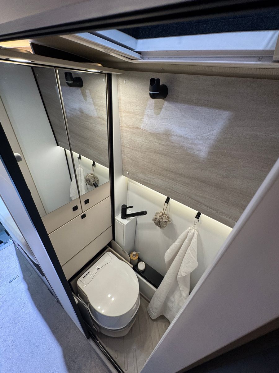 Fahrzeugabbildung Bürstner Habiton HMX 6.0 - 4x4 - Aufstelldach -OFFROAD