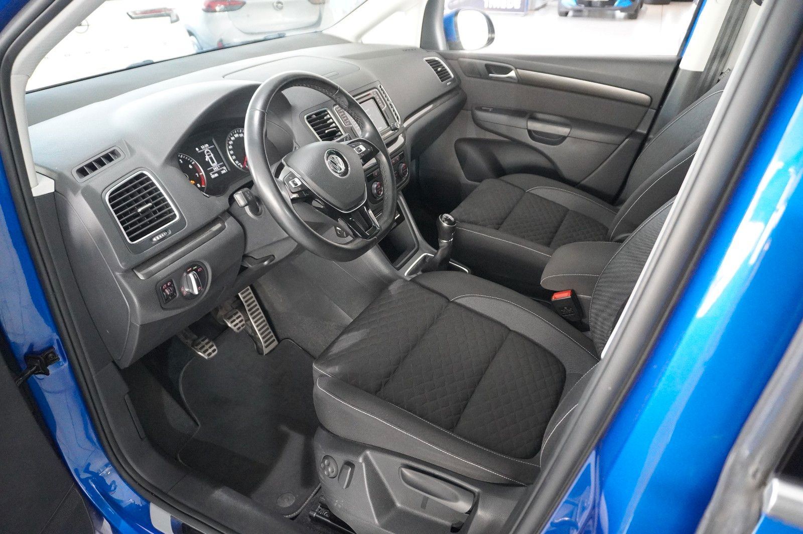 Fahrzeugabbildung Volkswagen Sharan 1.4 TSI JOIN NAVI/SHZ/SPORT/PDC/NEBEL/AHK