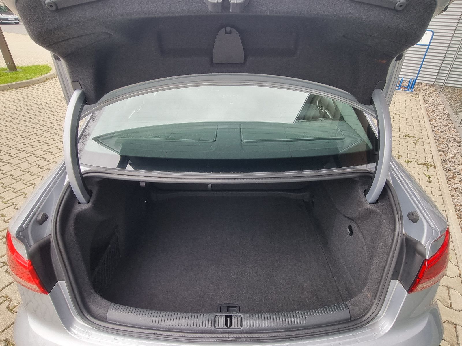 Fahrzeugabbildung Audi A3 Limousine 35 TFSI sport XENON NAVI SHZ