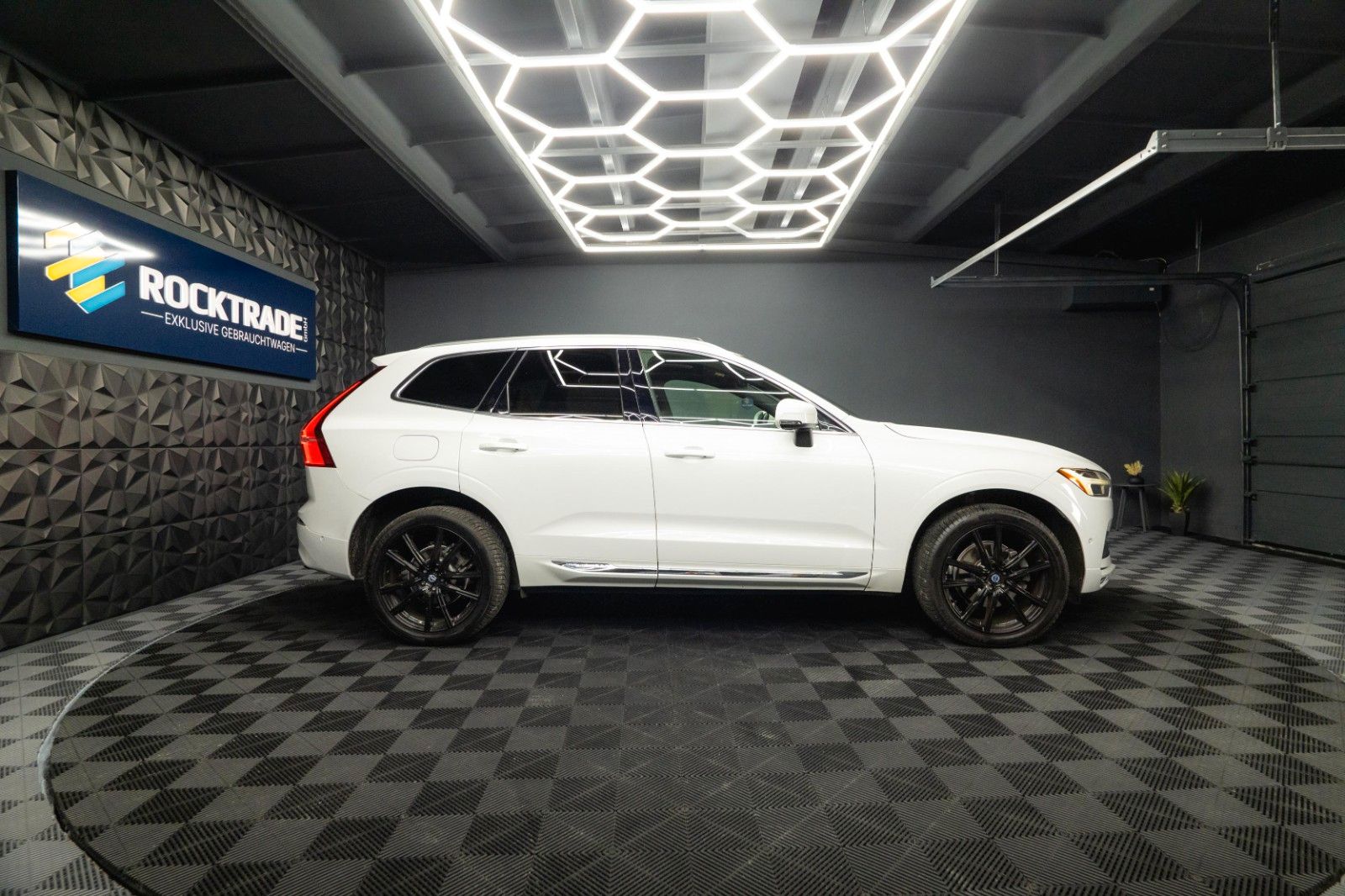 Fahrzeugabbildung Volvo XC60 T5 Inscription AWD | ACC | Pano | H&K | LED