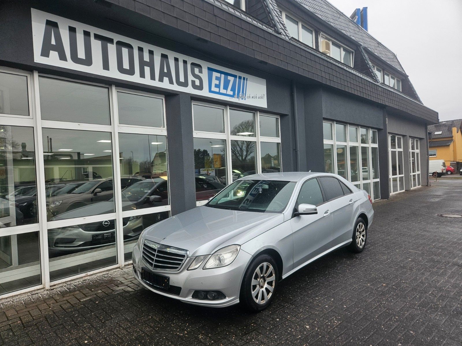 Mercedes E 200 - 1