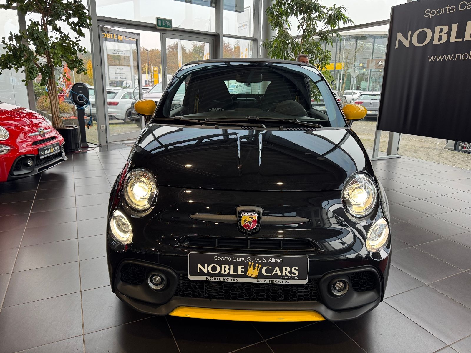 Fahrzeugabbildung Abarth 695C BEATS NAV DAB PDC ALU