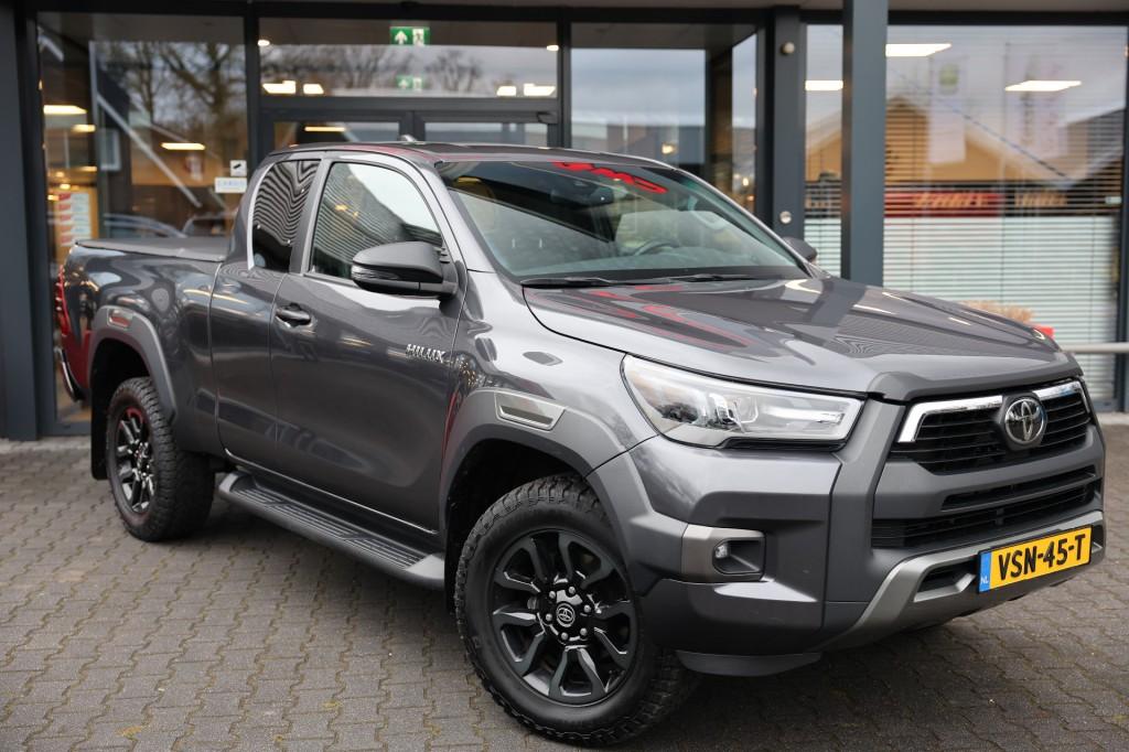 Toyota Hilux 2.8 D-4D X-TRA CAB INVINCIBLE A/T 4WD V...