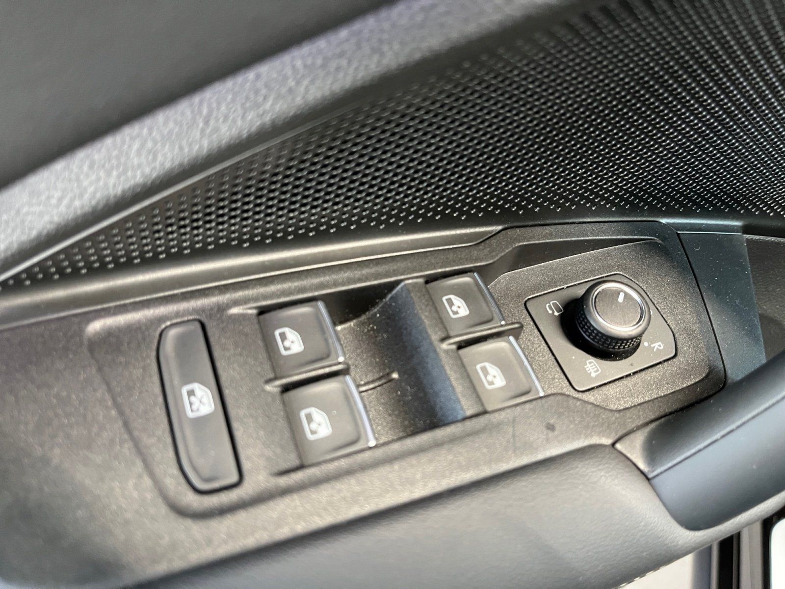 Volkswagen Tiguan R-Line 1.5 eTSI DSG Heckklappe Elek. ACC foto 16