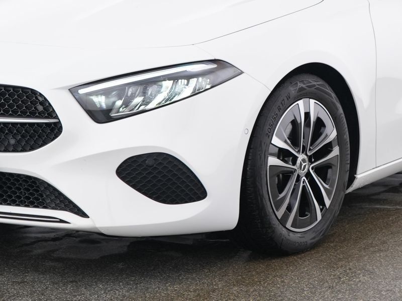 Fahrzeugabbildung Mercedes-Benz A 180 Progressive *Totwinkel*LED*Kamera*CarPlay*