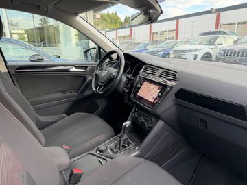 Volkswagen Tiguan - 11